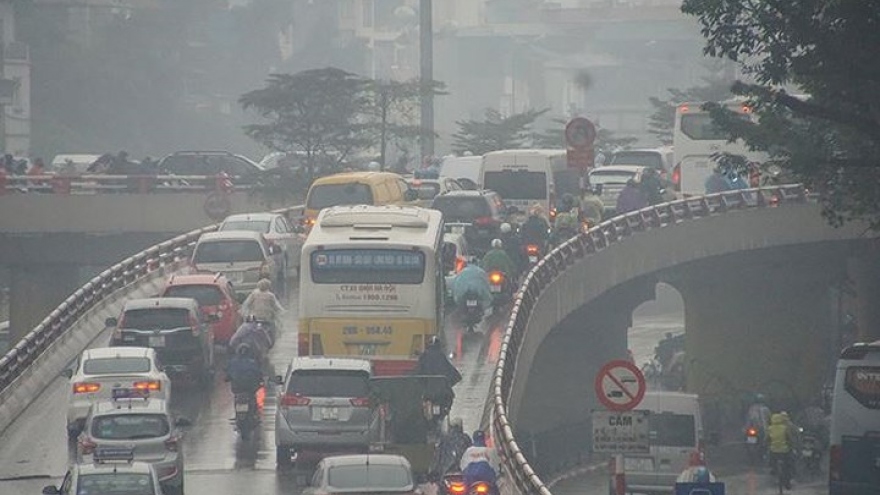 Hanoi shivers as cold spell hits