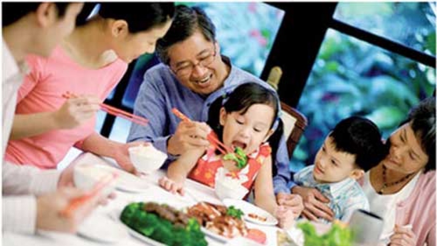 Family meals nurture happiness
