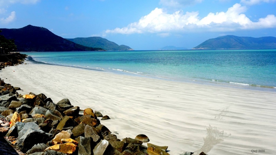
        Discovering Con Dao Islands in April 
                          
                      