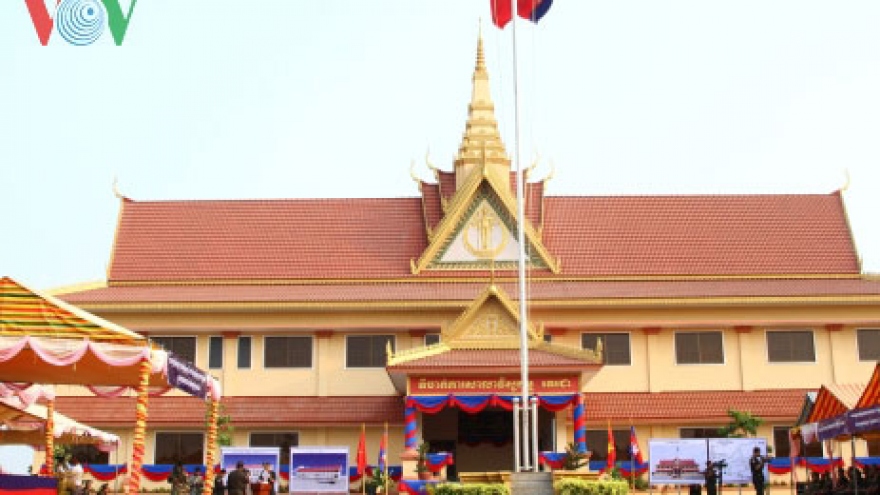 Vietnam aids Cambodia to build military school