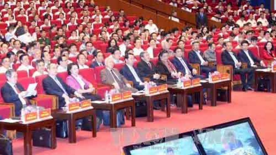 Key officials study 12th Party Congress Resolution