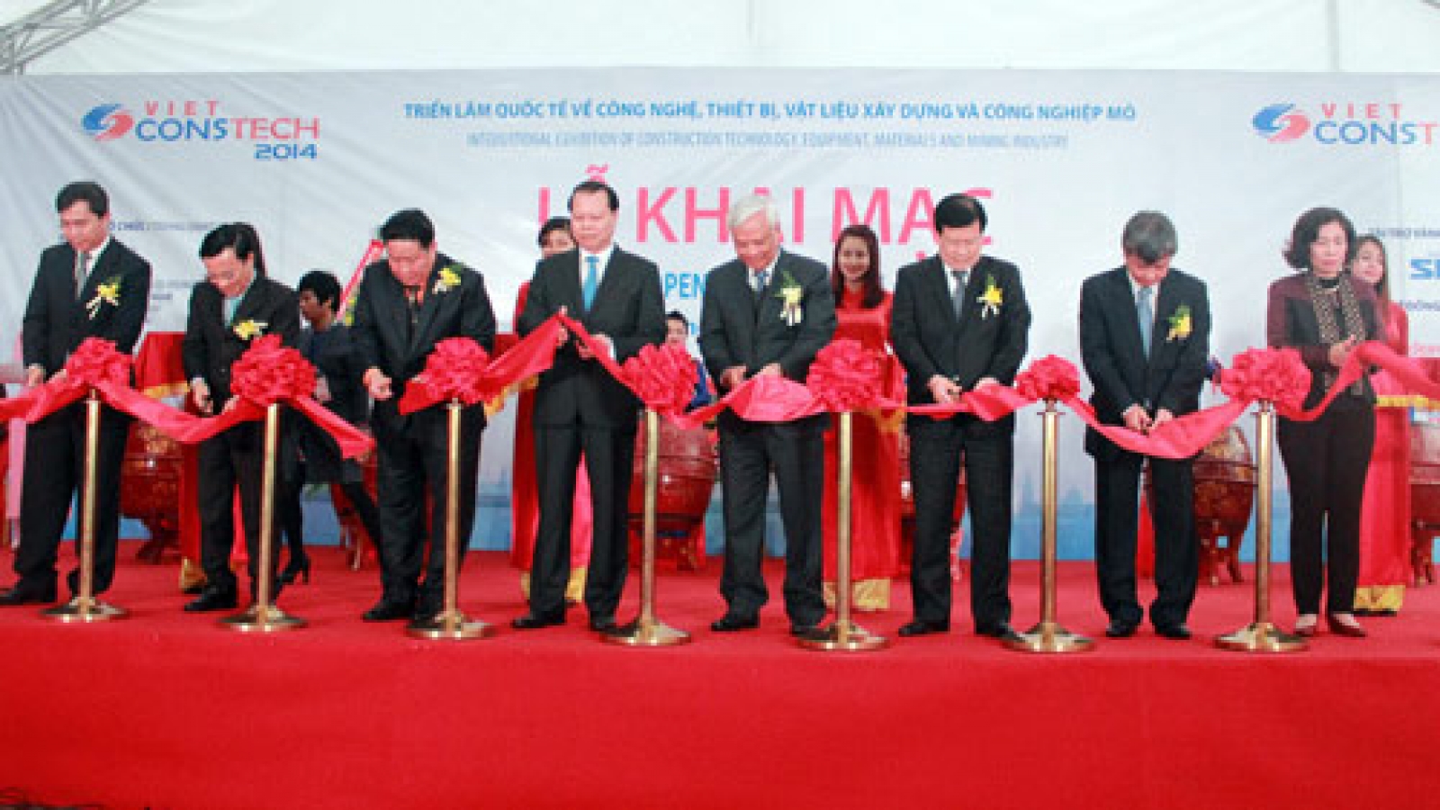 Deputy PM kicks off int’l construction expo in Hanoi