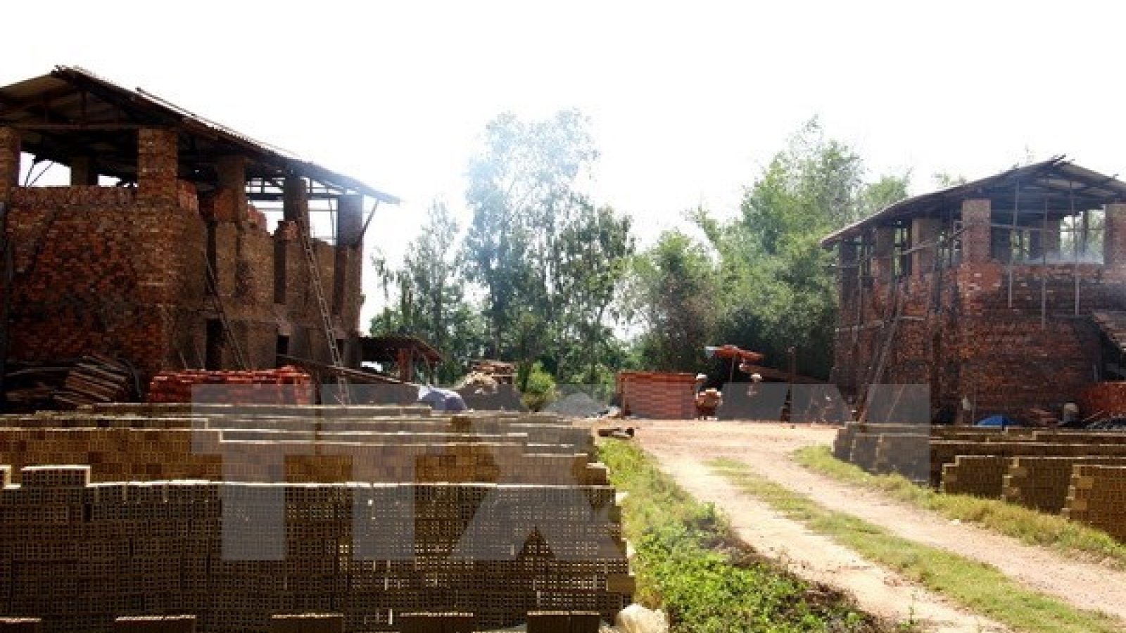 Production of construction materials remains stable