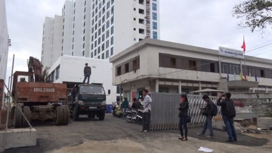 Five workers fall to death at hotel construction site in Danang