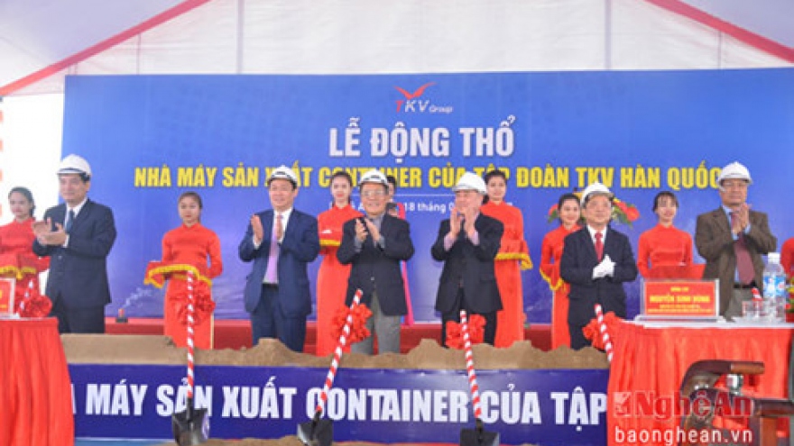 Deputy PM officiates sod turning ceremony in Nghe An