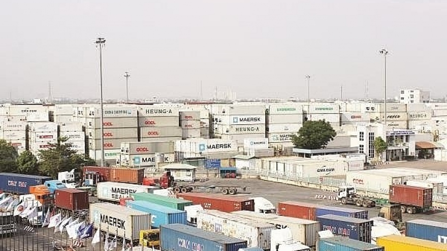 Thousands of scrap containers stored at Cat Lai Port