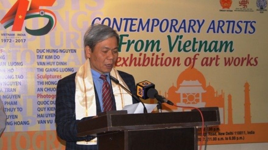 Vietnamese contemporary photos exhibited in India