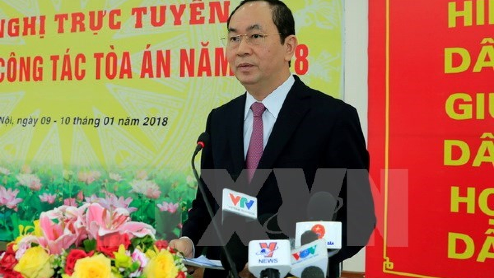 President requests serious handling of economic, corruption cases