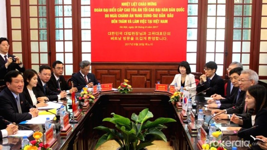 Vietnam, RoK supreme courts enhance cooperation