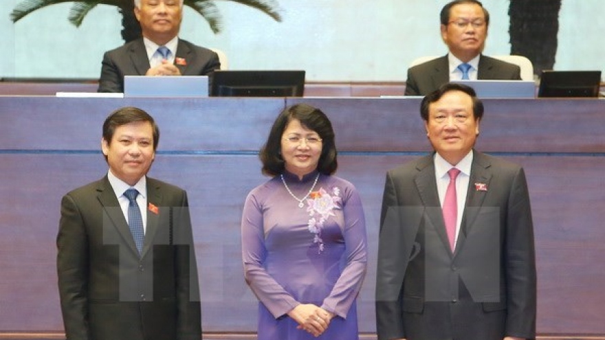 Legislators elect high-ranking officials
