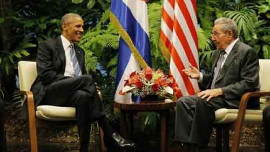 Obama challenges Communist-led Cuba with call for democracy