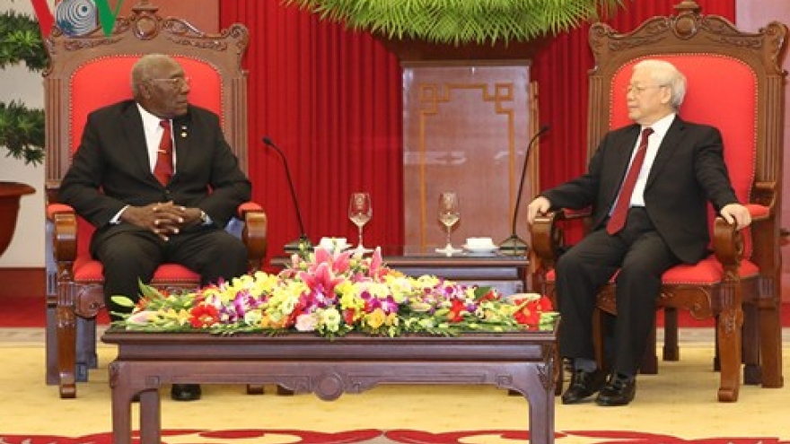 Party leader welcomes Cuban First Vice President in Hanoi