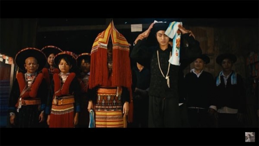 Young singer’s project praises Vietnam