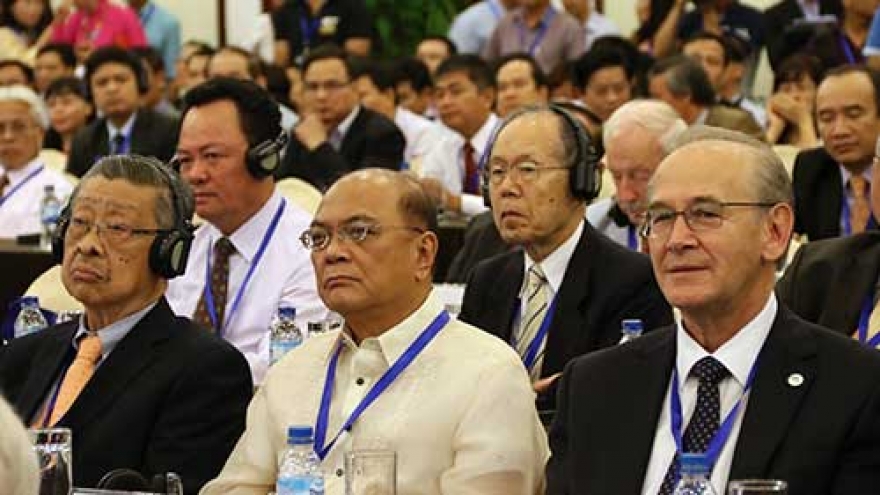 Sustainable maritime development in East Asia-a difficult task