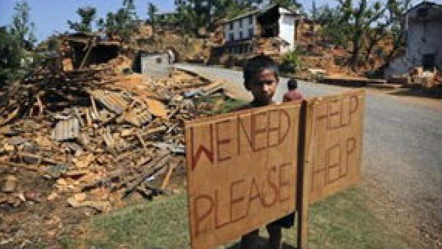Customs checks hold up relief for Nepal quake victims: UN