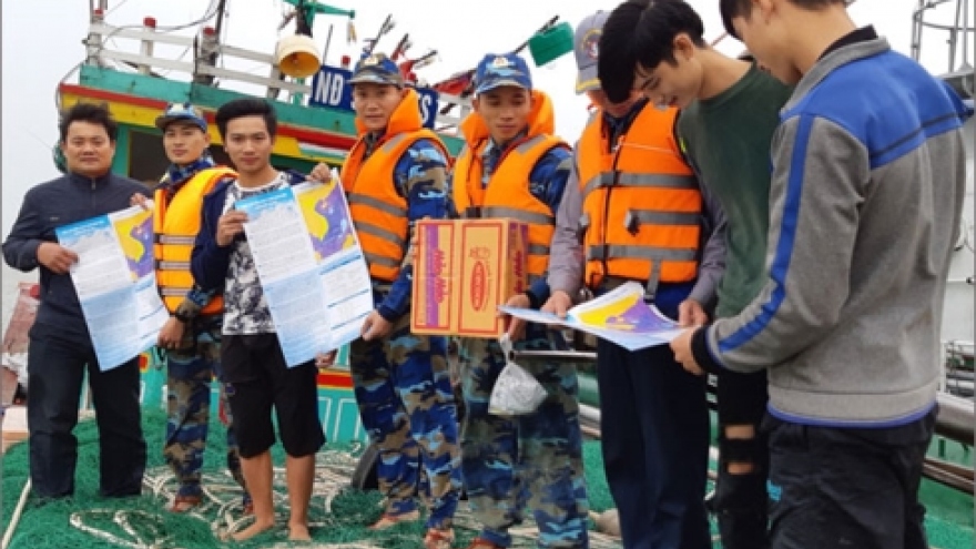 Six fishermen rescued at sea off the Quang Binh coast