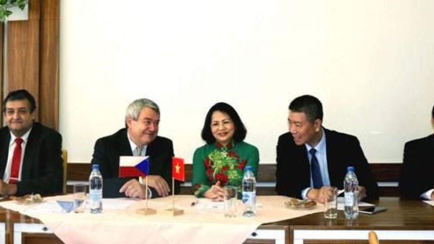 Czech, Vietnam communist parties step up relations