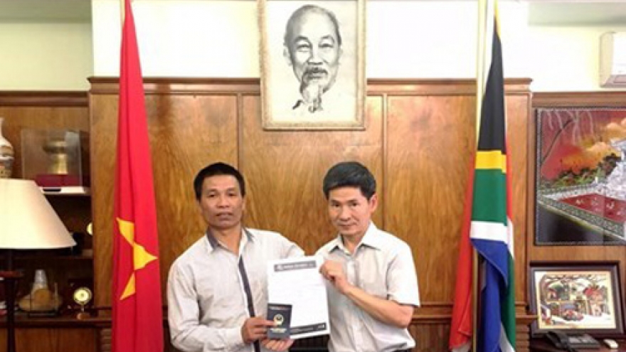 Vietnamese Embassy in South Africa supports sailor