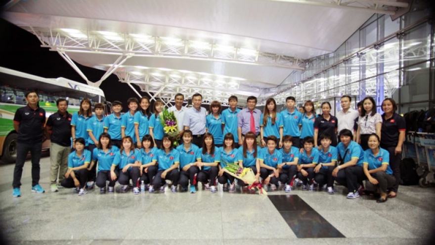 Vietnam’s U22 and women’s football teams begin training in RoK and Japan