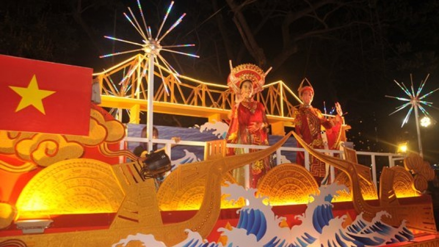 Flower parades make a magnificent addition to Danang’s fireworks festival