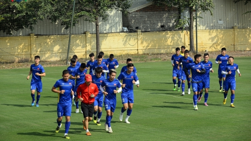 National team holds training session in Hanoi ahead of AFF Cup’s semi-finals