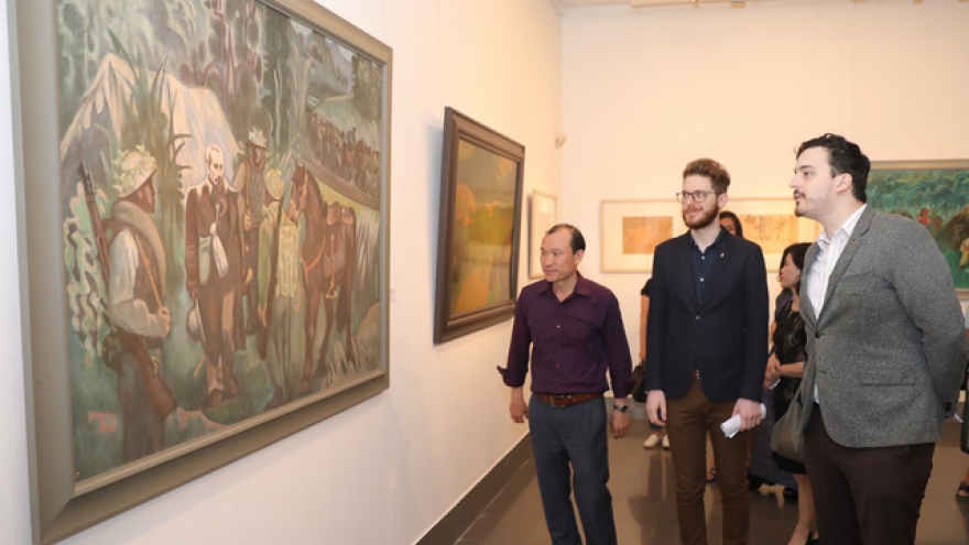 Exhibition showcasing Dien Bien Phu victory excites crowds in Hanoi