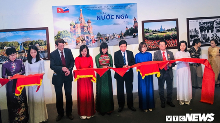 Photo exhibition commemorates Vietnam-Russia Year celebrations