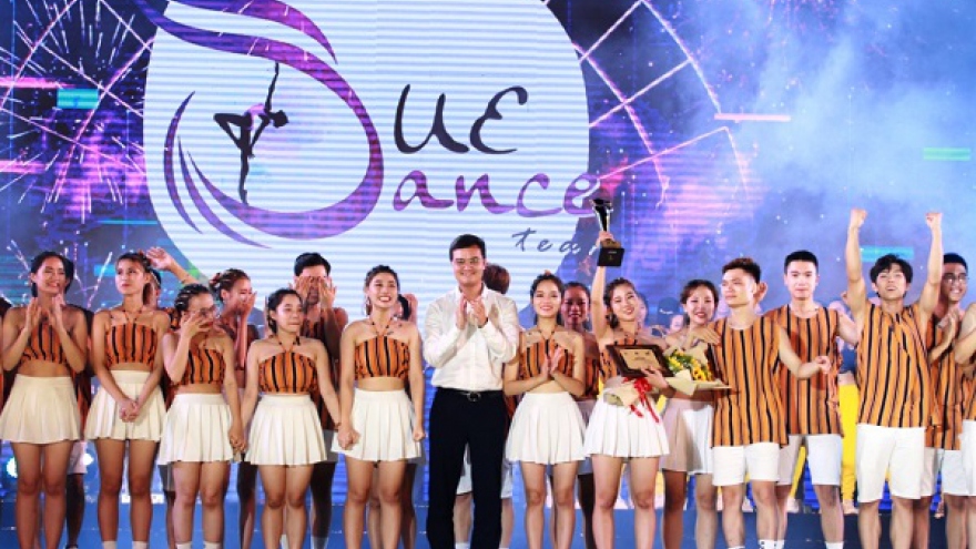 DUE DANCE wins championship title in national flash mob competition  