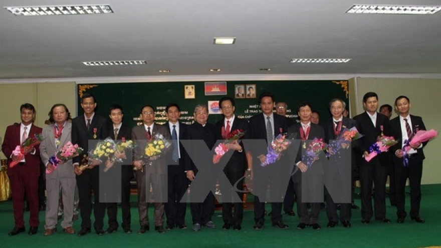 Vietnamese diplomats, correspondents receive Cambodia's Friendship Order