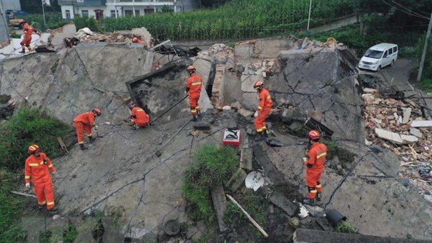 PM Phuc sends sympathy to China over natural disasters