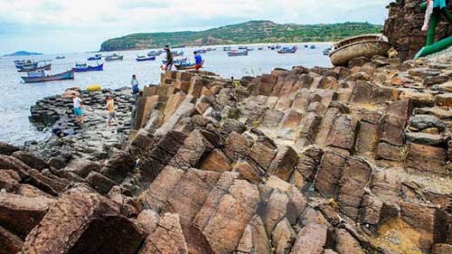Ganh Da Dia - Giant “beehive” in Phu Yen sea