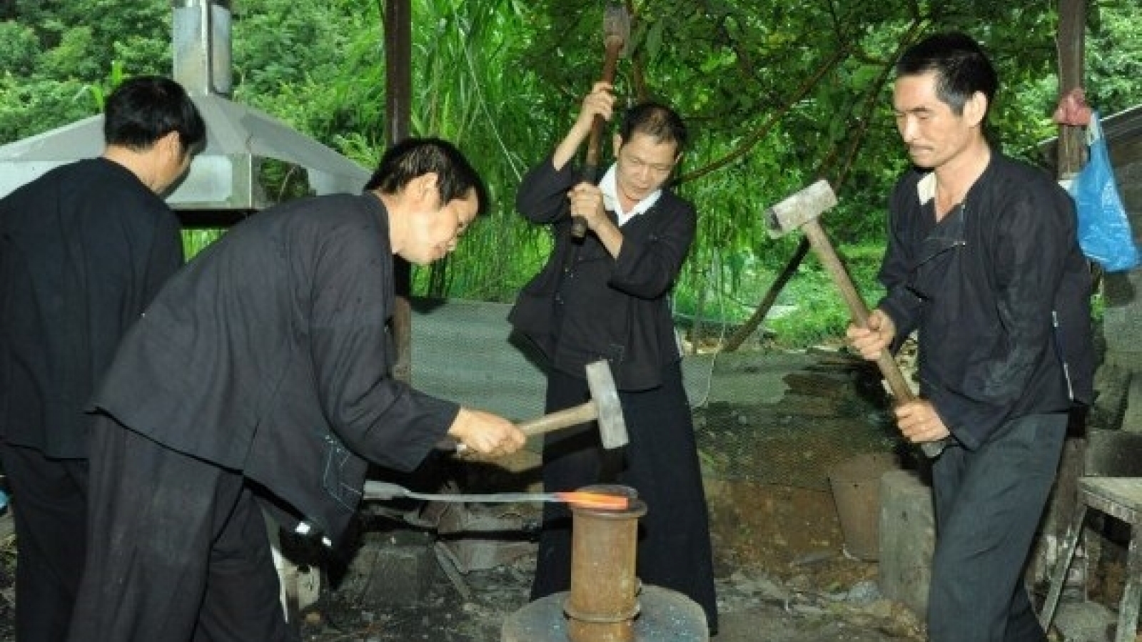 Life of Nung people in Phuc Sen valley