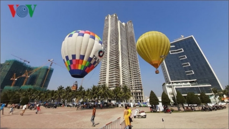 Coastal provinces see sharp rise in visitors during national holidays 