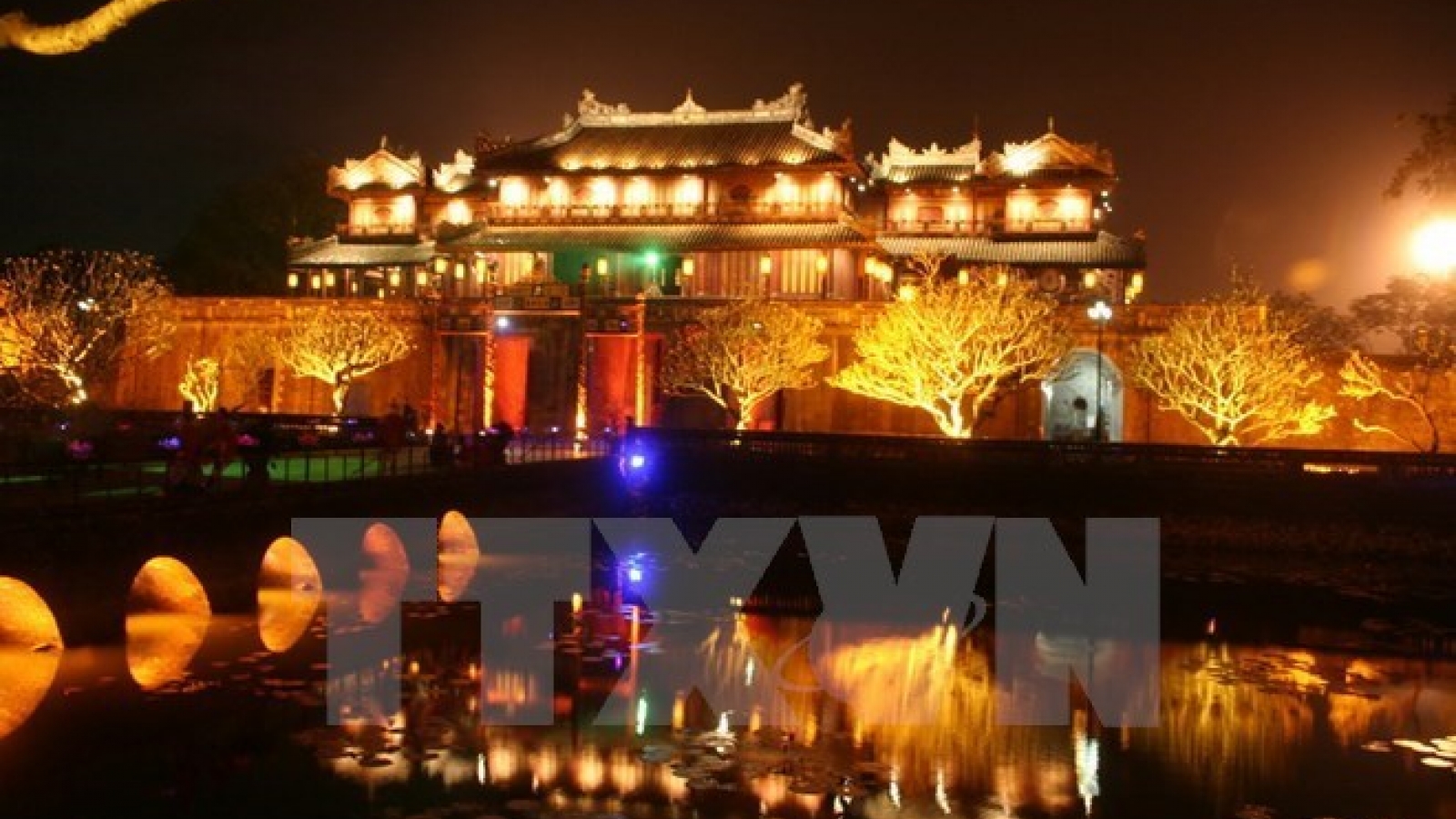 Vietnam photo exhibition opens in Ukraine