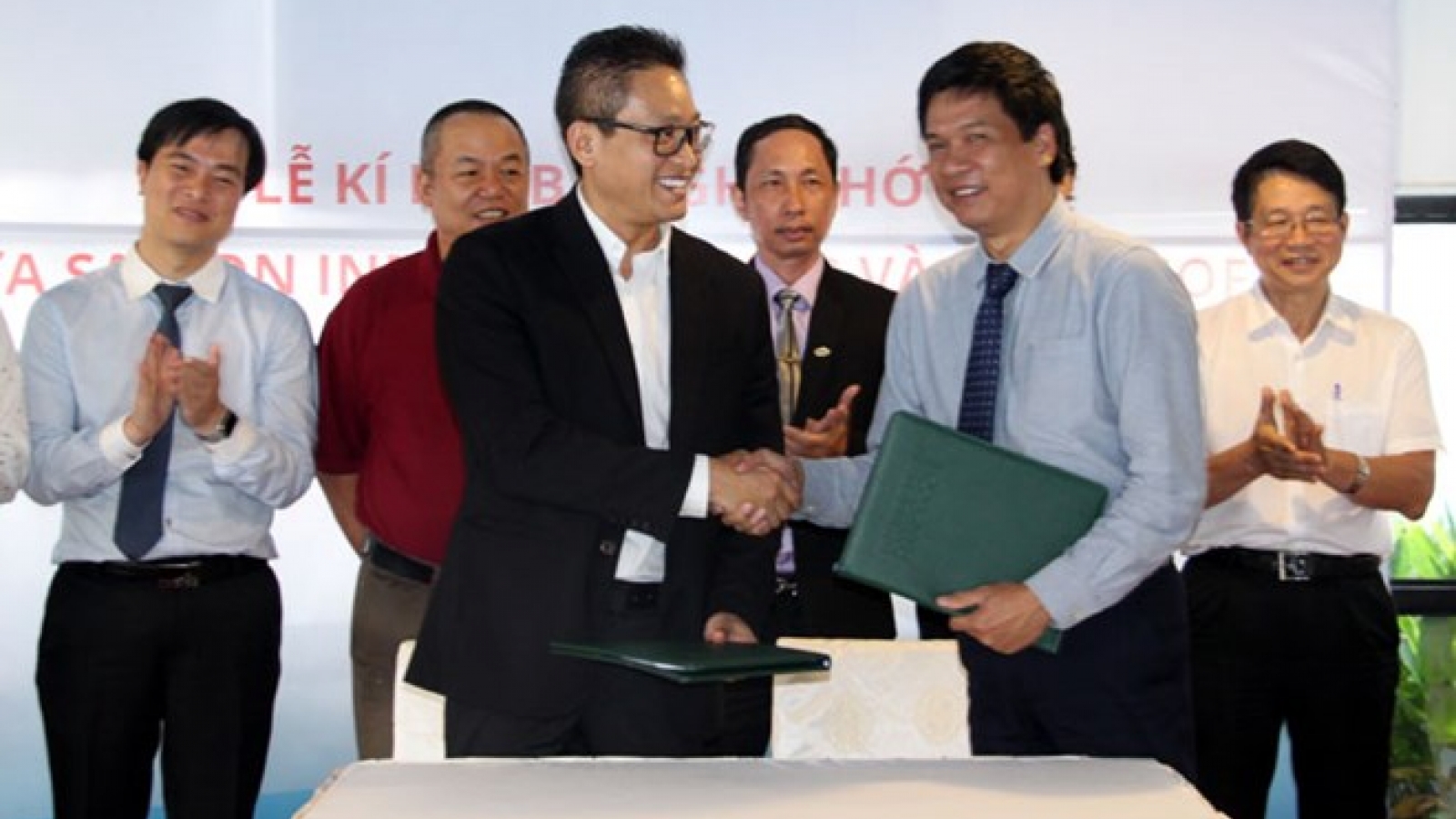 Microsoft helps start-up community in HCM City