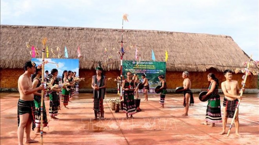 Dak Nong province inaugurates house displaying lithophones