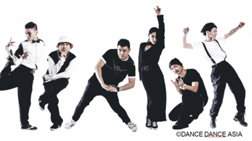 Dance groups take to the streets of Hanoi Apr. 22-23