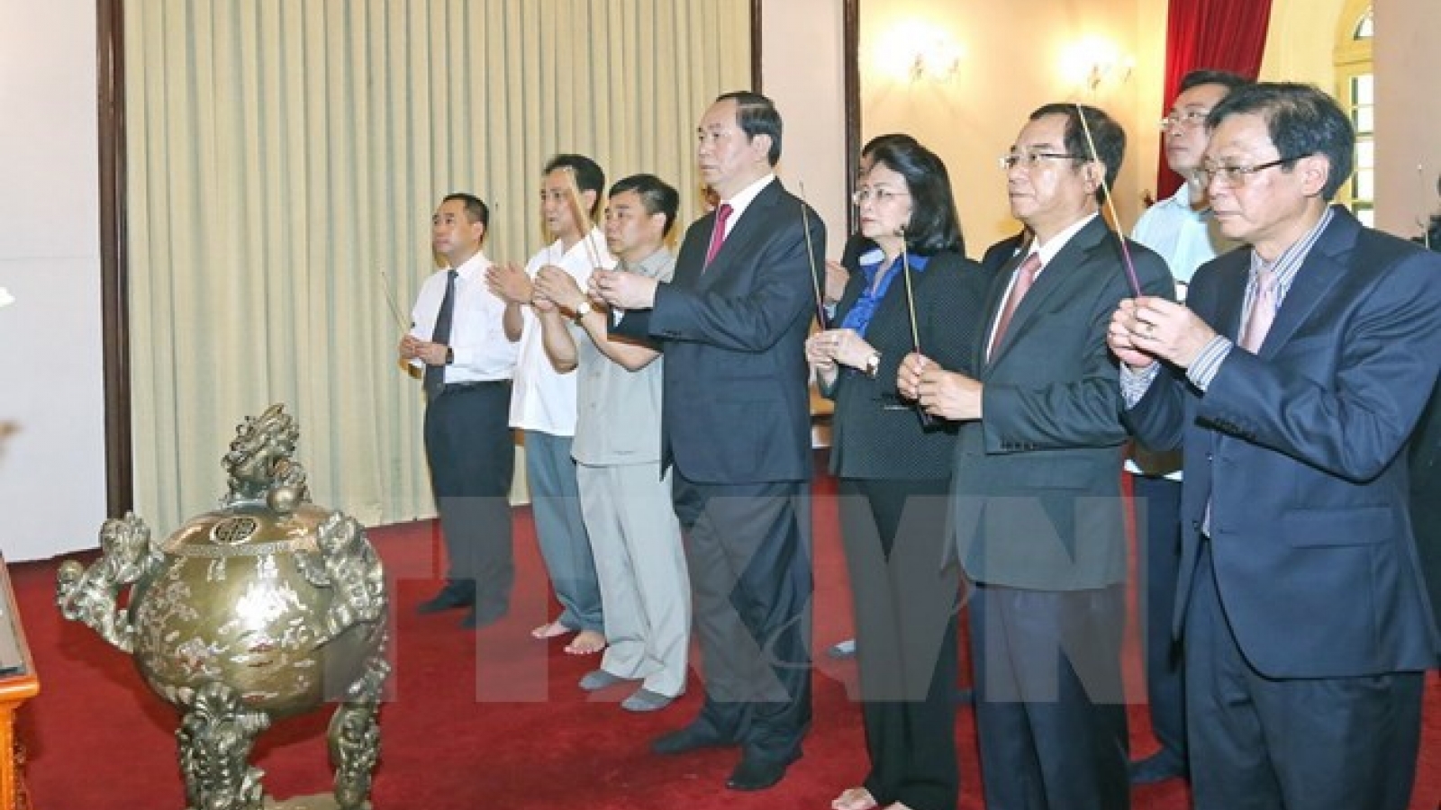Leaders commemorate President Ho Chi Minh’s death anniversary