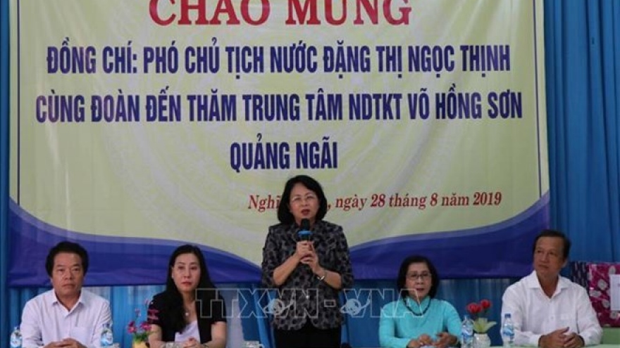 Vice President visits centre for disabled children in Quang Ngai
