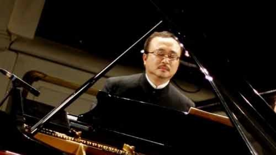 Pianist Dang Thai Son to perform love concerto