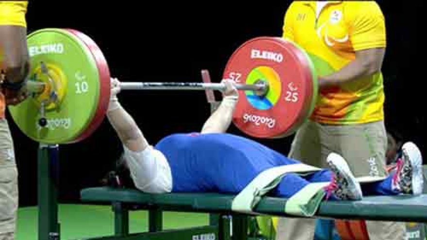 Phuong wins bronze in Paralympic powerlifting