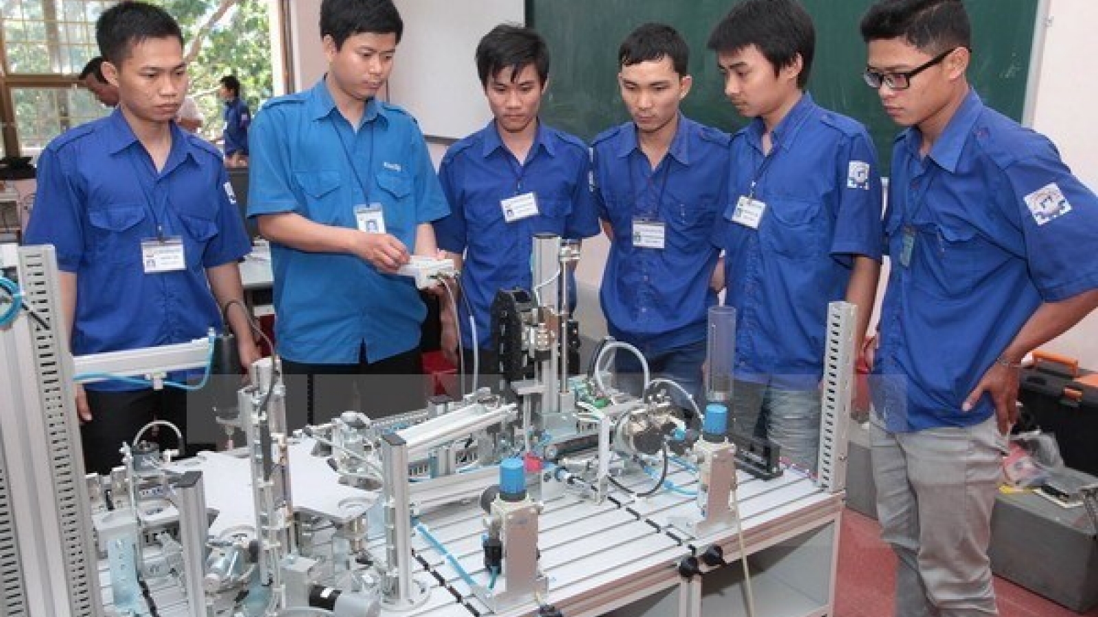 Vietnam expects GDP growth rate at 7.1-7.3% in Q4
