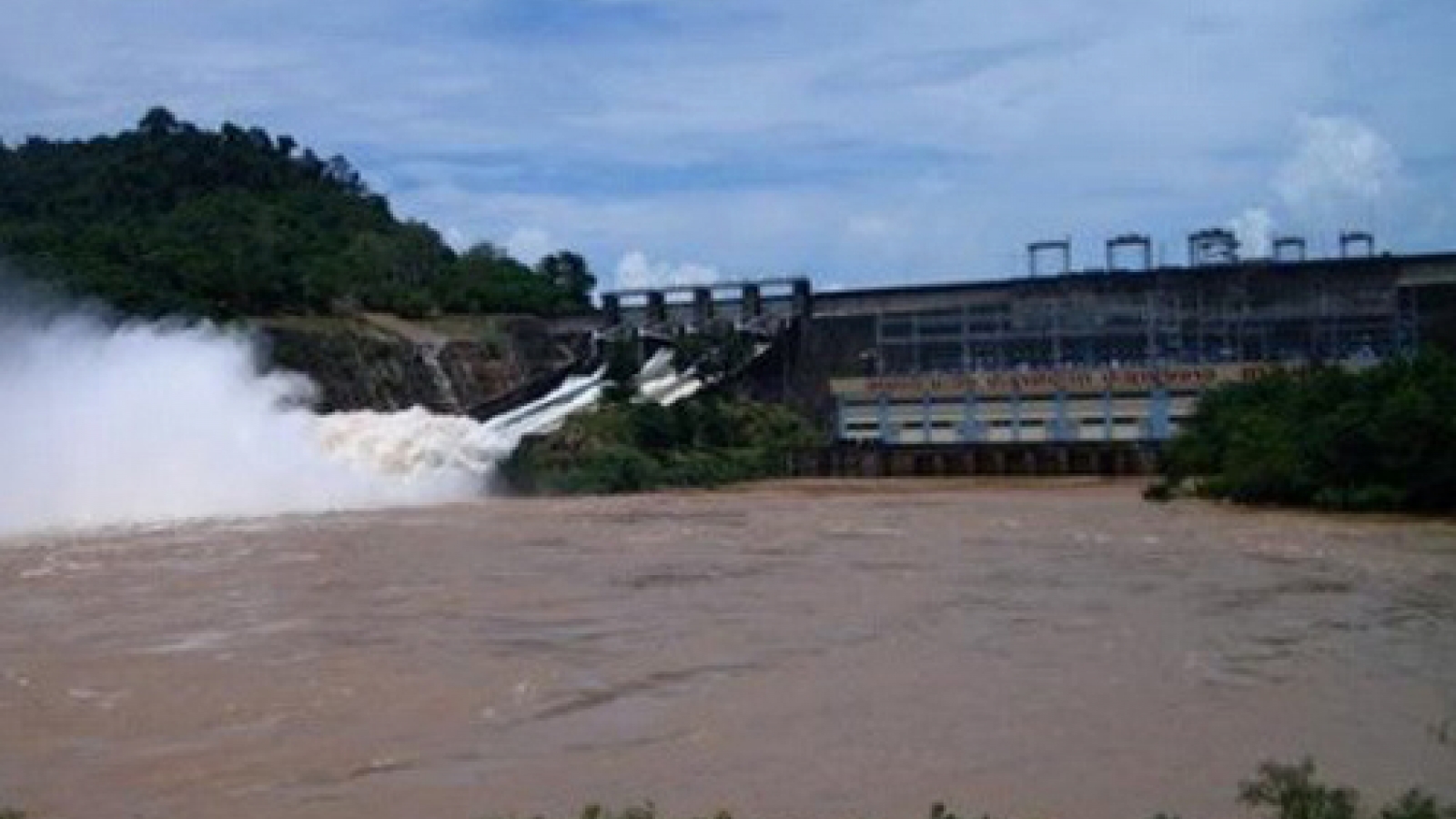 Laos pledges to help Vietnam’s Mekong Delta battle drought