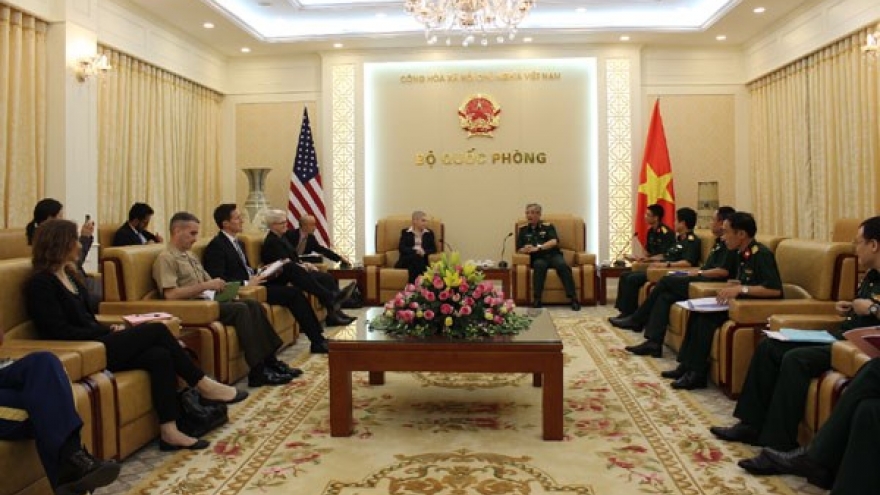 US boosts defence ties with Vietnam