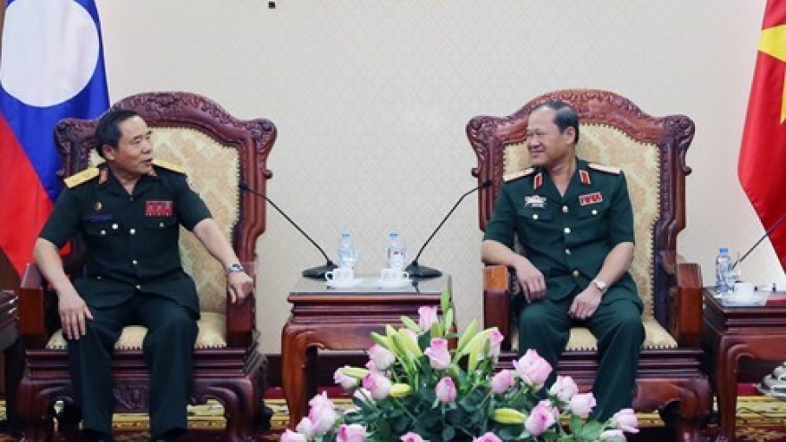 
        Vietnam, Laos step up defence cooperation
                              