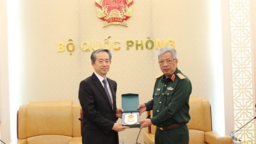 Vietnam, China make defence ties important pillar in bilateral relationship 