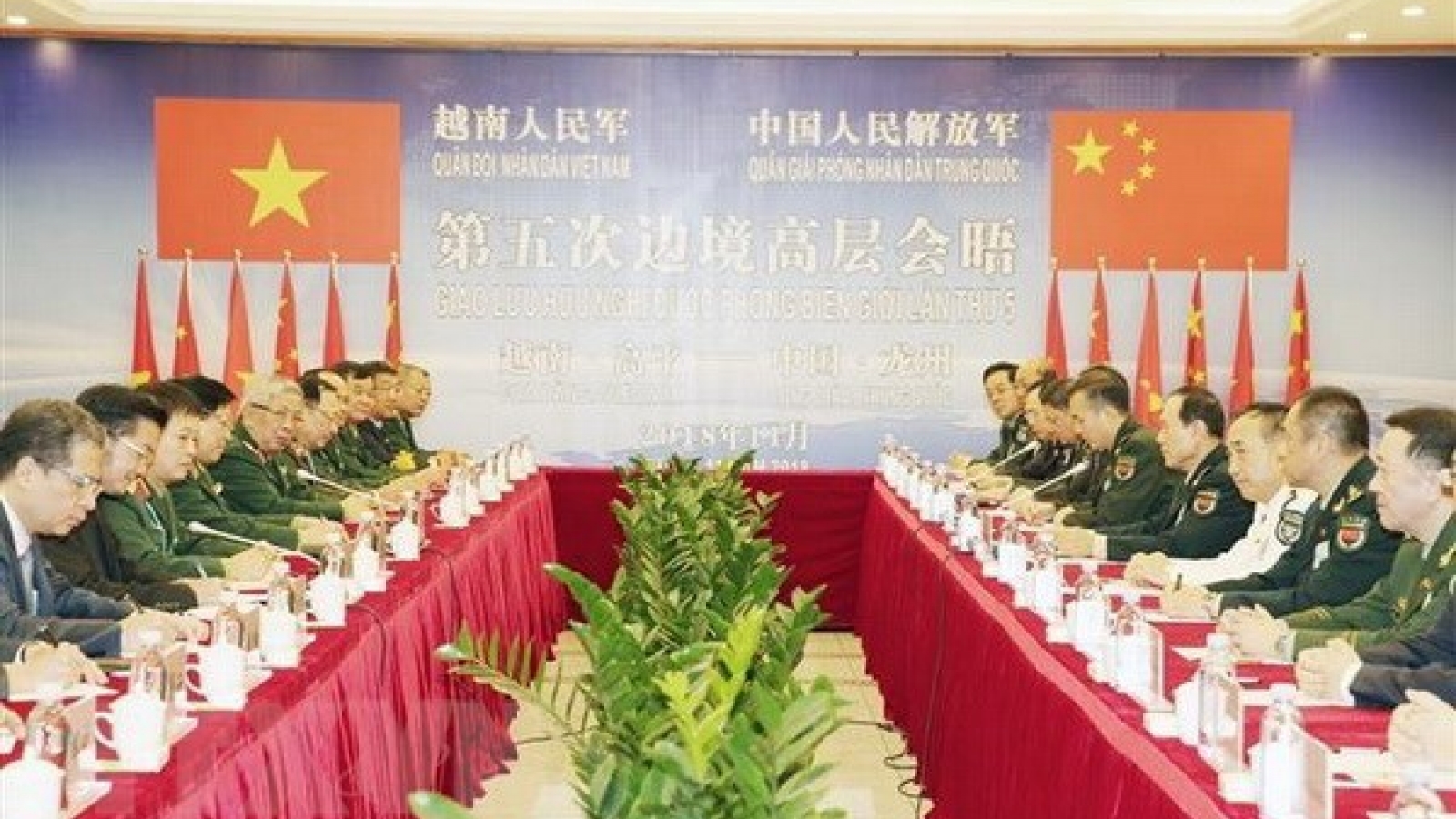 Vietnam, China review five years of border defence friendship exchange