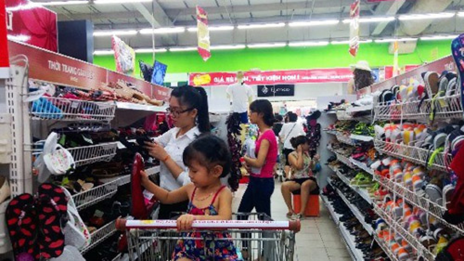 Retail sales, service revenues rise 9.3 percent