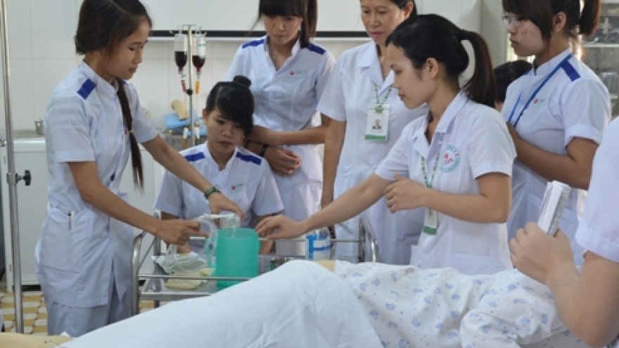 
        Vietnam, Japan cooperate in orderly training 
                              