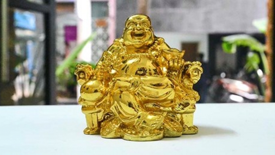 Japanese men imprisoned for trafficking golden statues